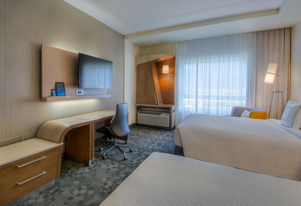 Courtyard By Marriott Winnipeg Airport Екстер'єр фото