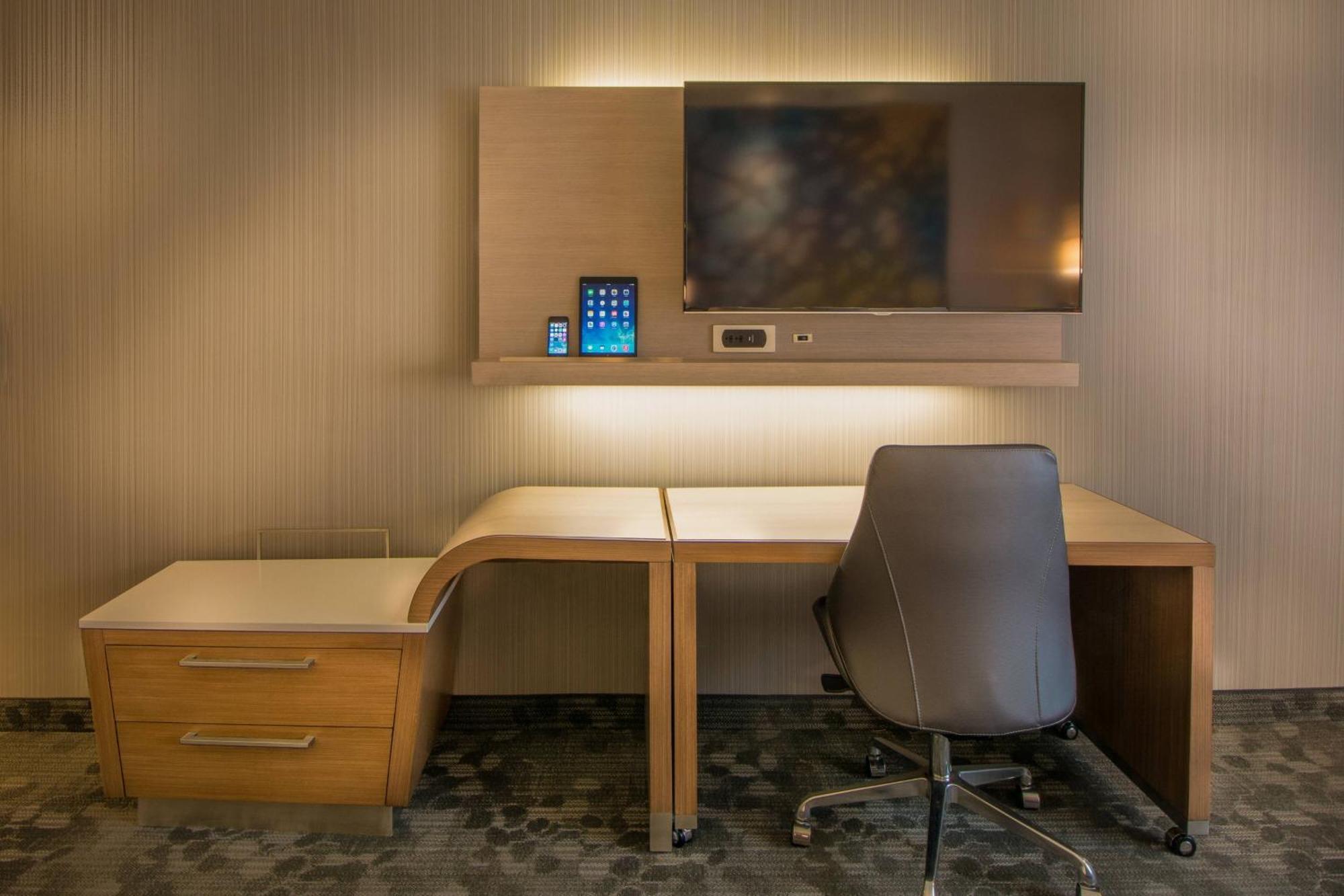 Courtyard By Marriott Winnipeg Airport Екстер'єр фото