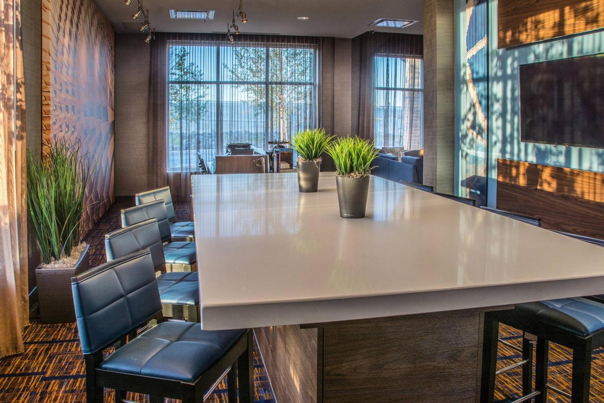 Courtyard By Marriott Winnipeg Airport Екстер'єр фото
